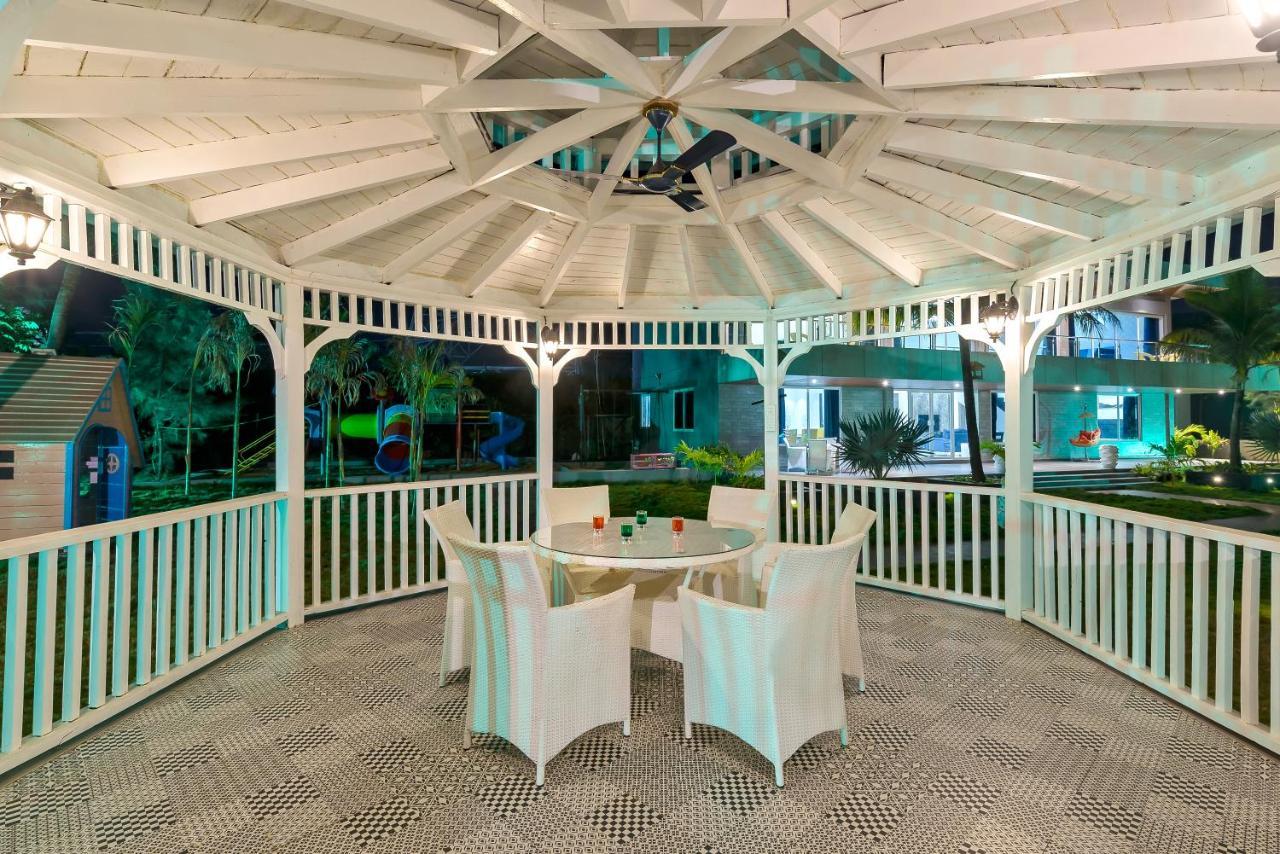 Saffronstays Palm Paradise, Kalyan Khadavli - Swimming Pool With Water Slides, Gazebo And Indoor Games Padghe Exteriér fotografie